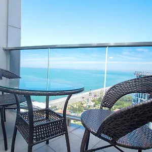 https://sea-to-sky-beachfront-apartment-in-batumi.batumihotels.net