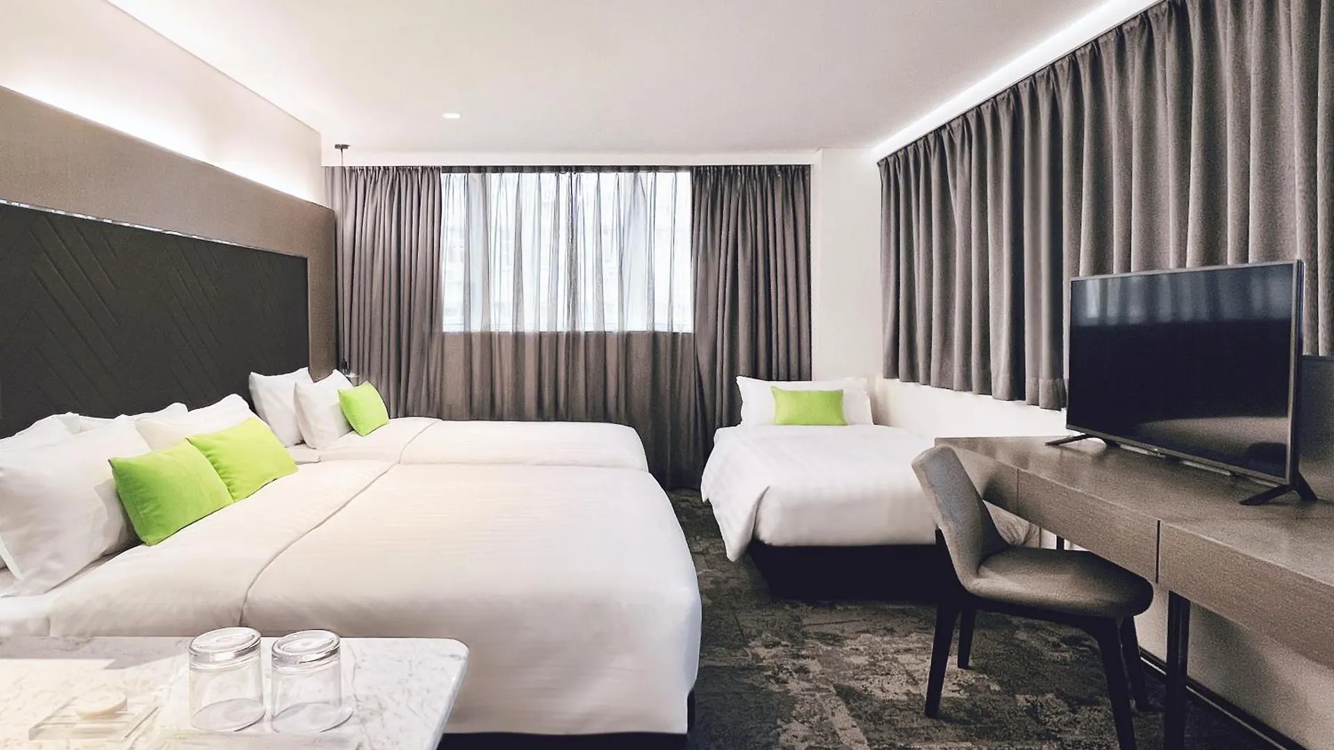 Hotel Ease Tsuen Wan Гонконг
